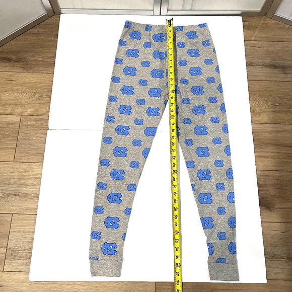 Like New - UNC Tarheels Kid's Snug Fitting Pajama Bottoms - Size 14/16 - Picture 4 of 6